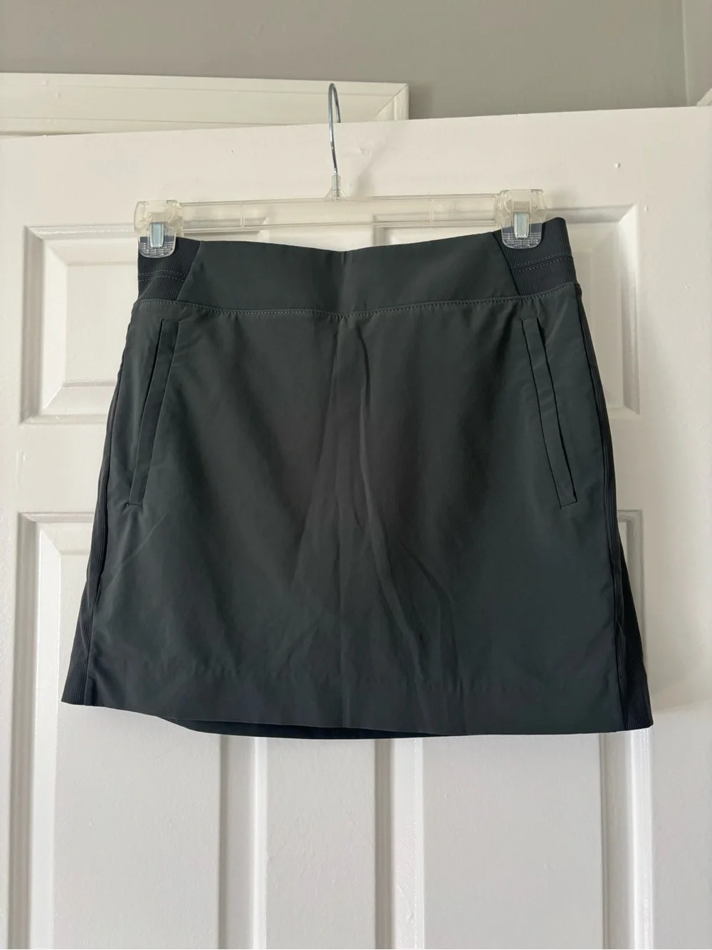 Athleta Soho Skort Hunter Green Golf Tennis Athletic Skirt Pockets Size 6 NWOT